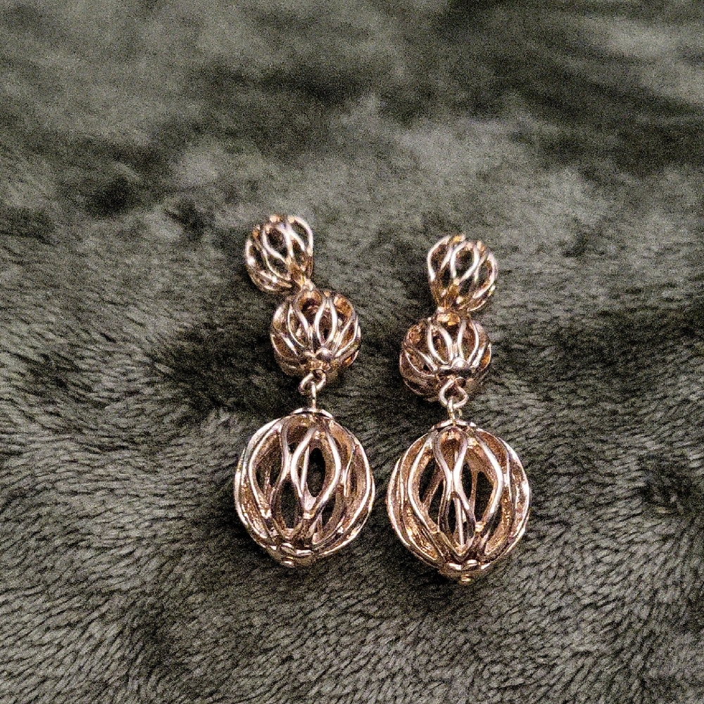 Gold Filigree Drop Earrings with Intricate Openwork